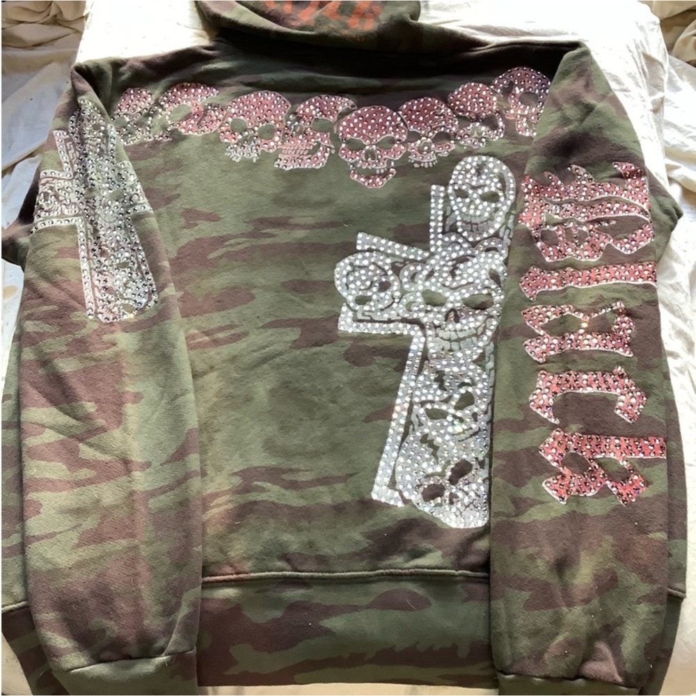 The Great China Wall Hoodie Embellished Skulls Crosses With Swarovski Crystals - Picture 2 of 7